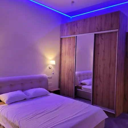 Renovated, Classic, High Ceiling In The Historic Center Of Odessa