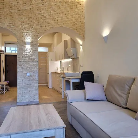 Apartment Renovated, Classic, High Ceiling In The Historic Center Of Odessa