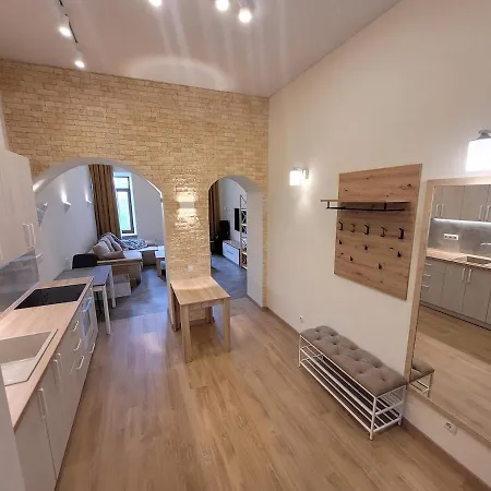 Renovated, Classic, High Ceiling In The Historic Center Of * Odessa