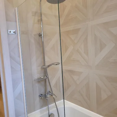 Renovated, Classic, High Ceiling In The Historic Center Of Odessa